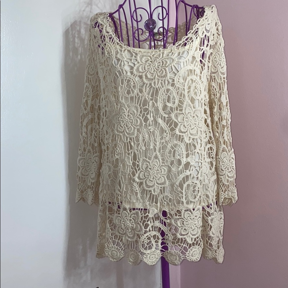 ✨Cream Floral Top✨